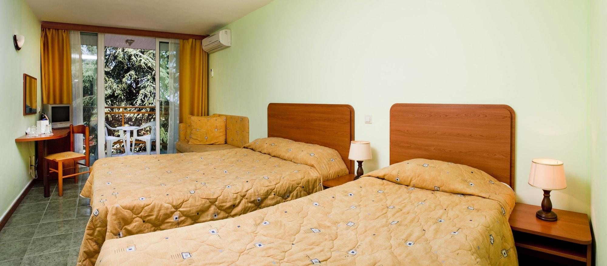 Hotel Malibu Albena Bagian luar foto
