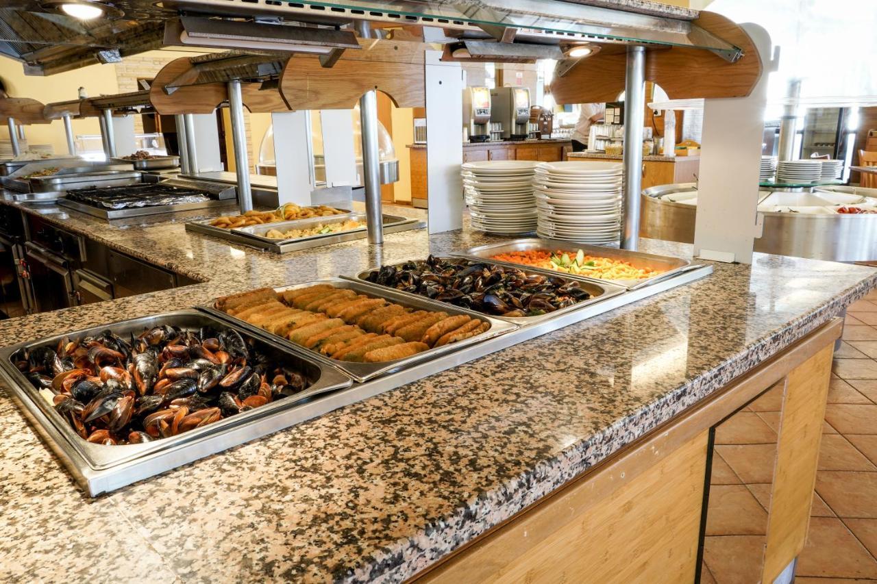 Hotel Malibu Albena Bagian luar foto