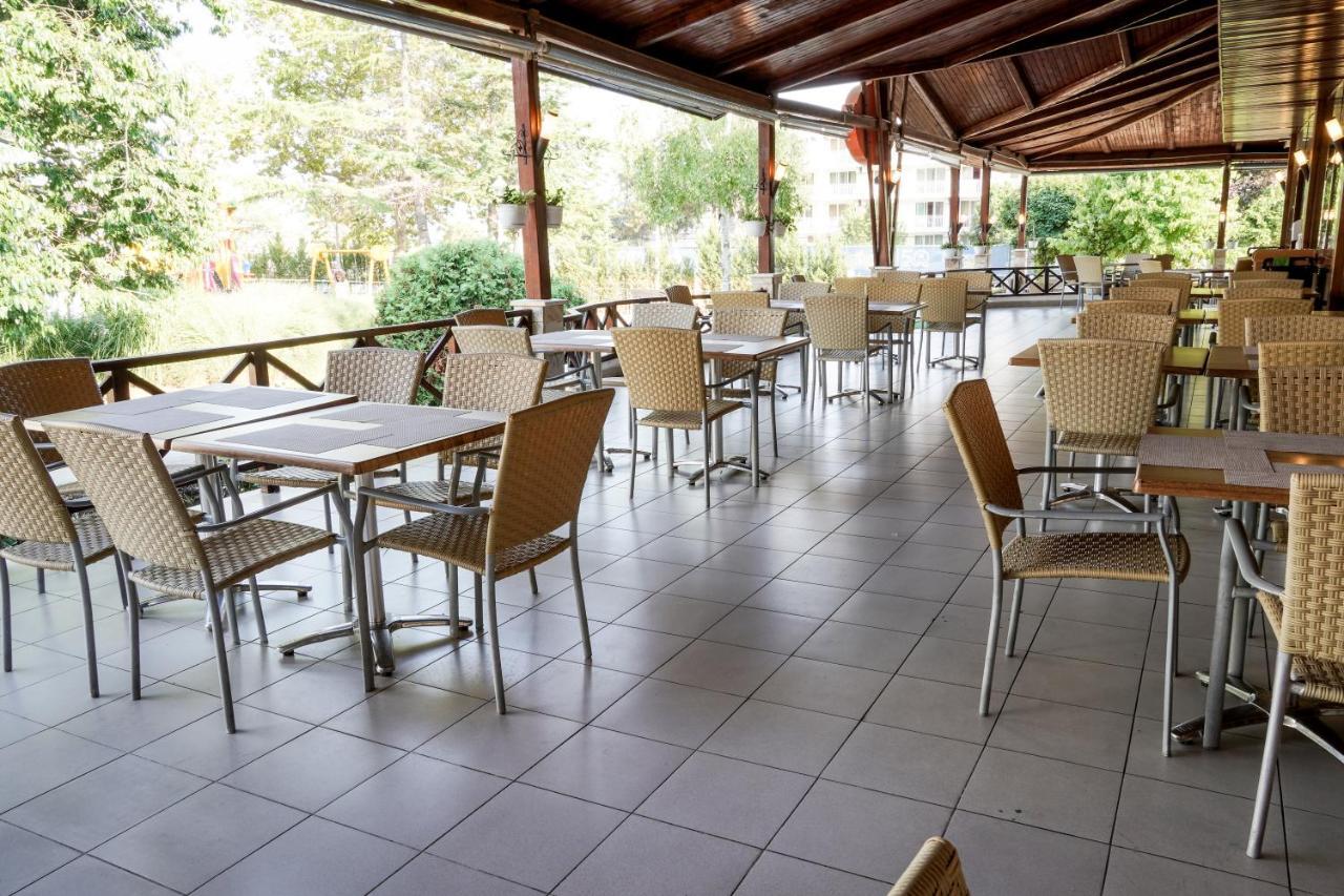 Hotel Malibu Albena Bagian luar foto