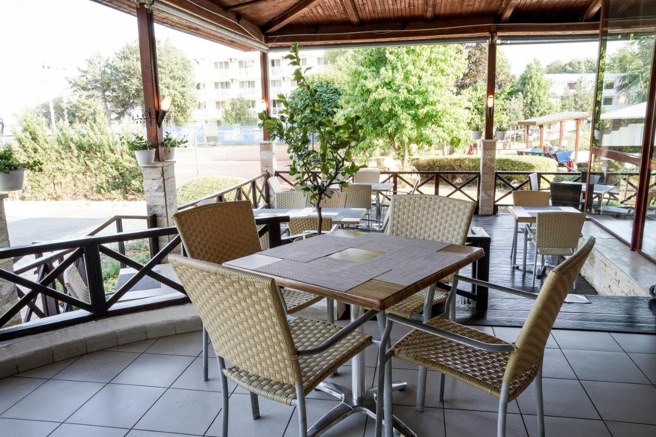Hotel Malibu Albena Bagian luar foto