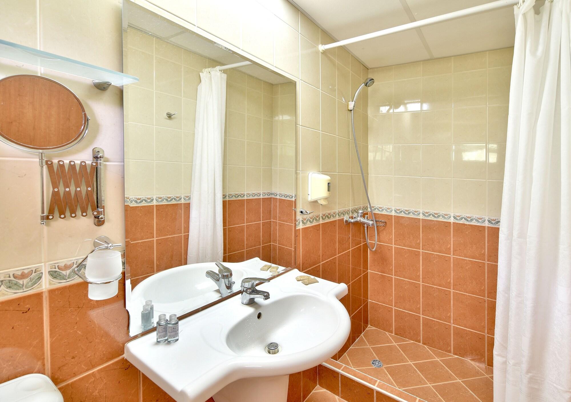 Hotel Malibu Albena Bagian luar foto