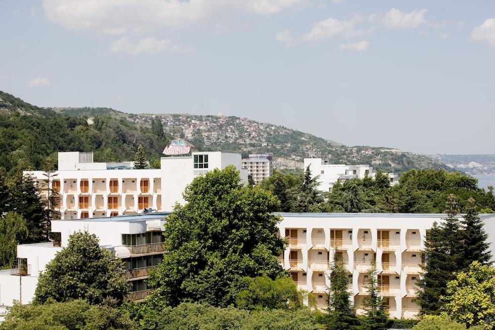 Hotel Malibu Albena Bagian luar foto