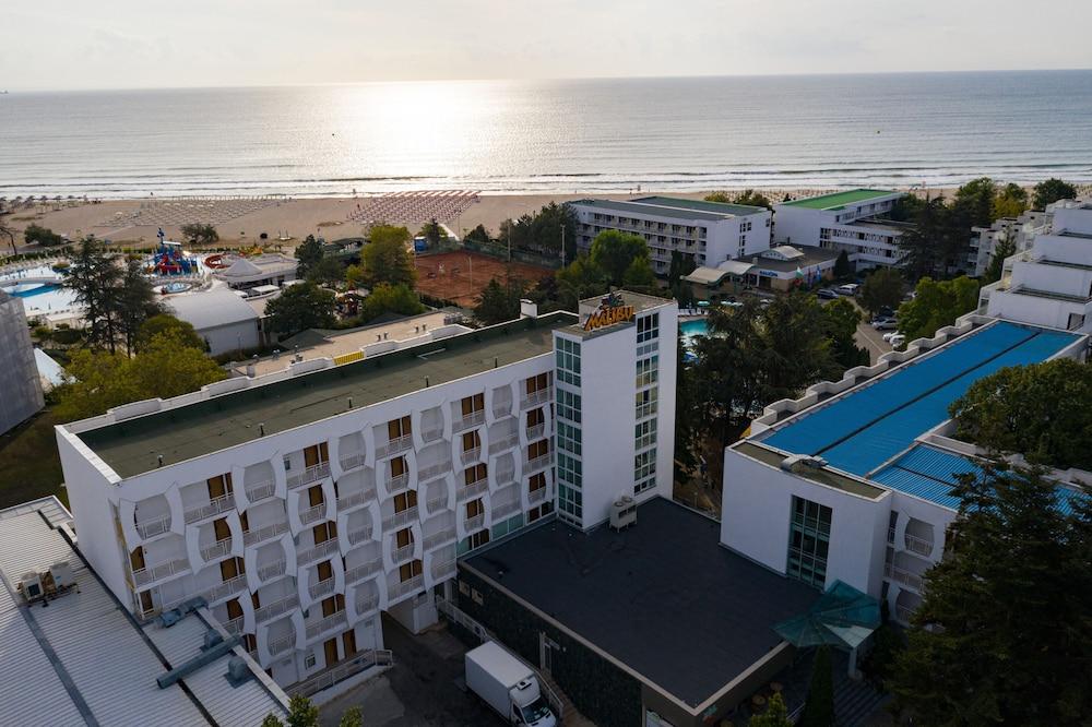 Hotel Malibu Albena Bagian luar foto