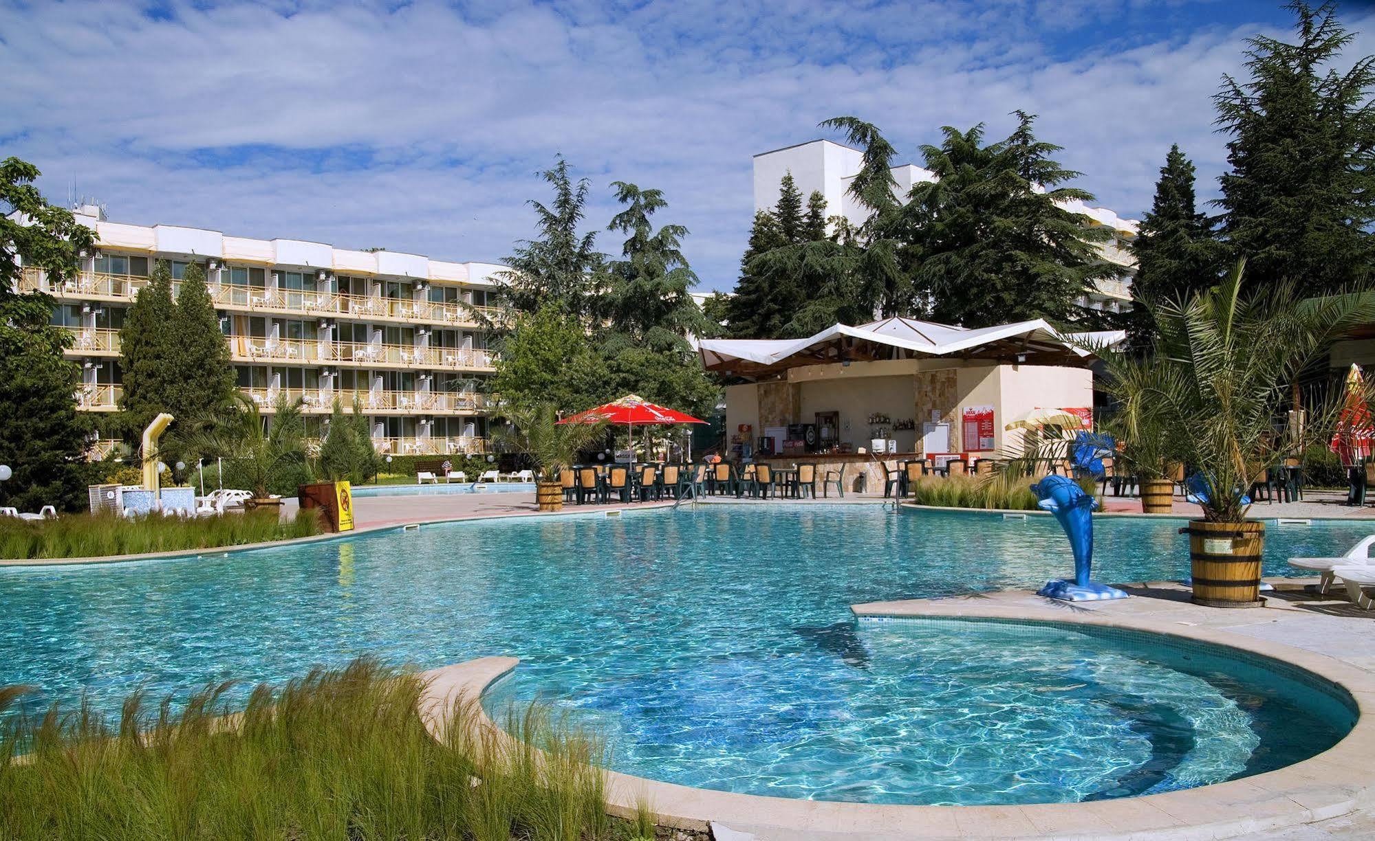 Hotel Malibu Albena Bagian luar foto