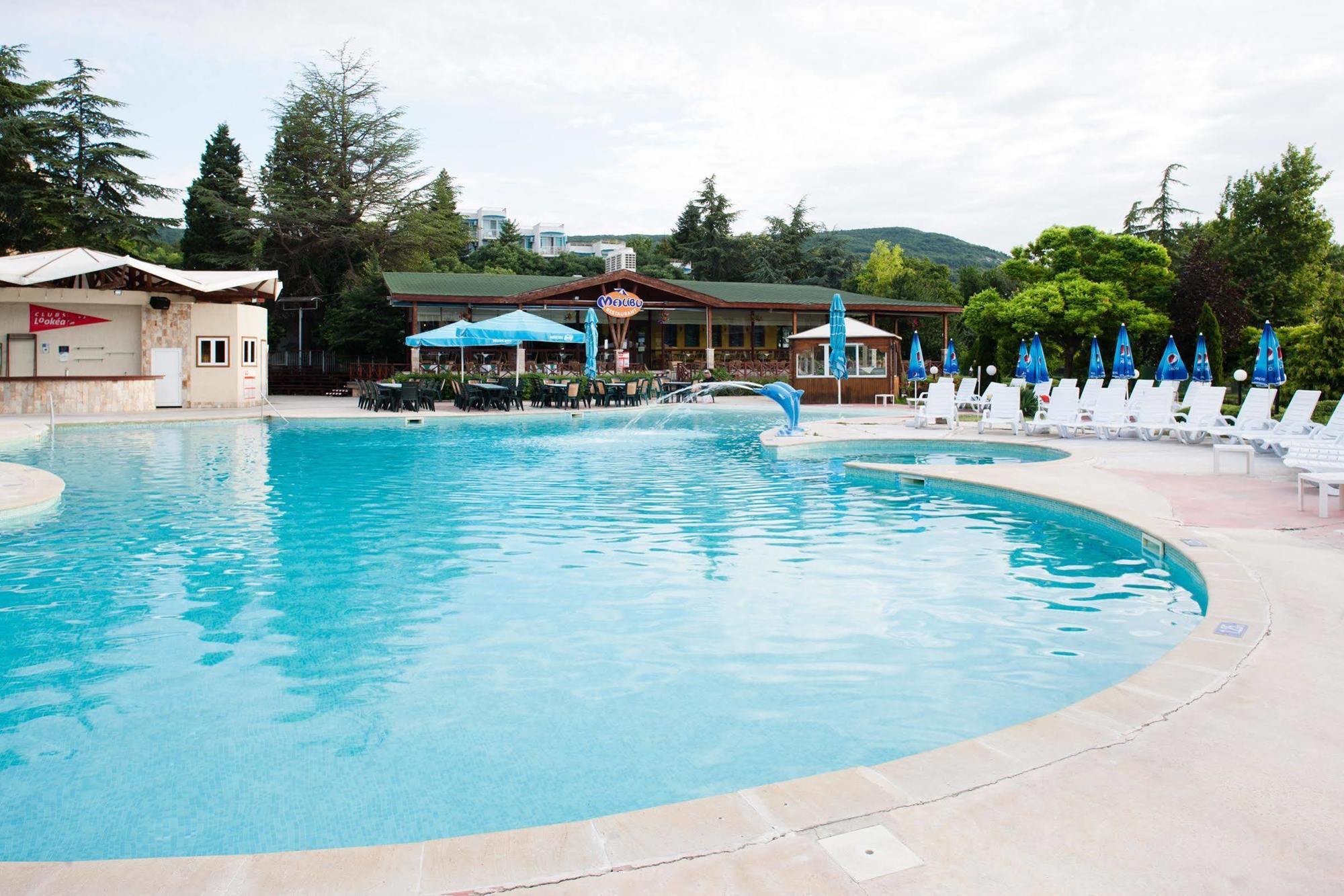 Hotel Malibu Albena Bagian luar foto
